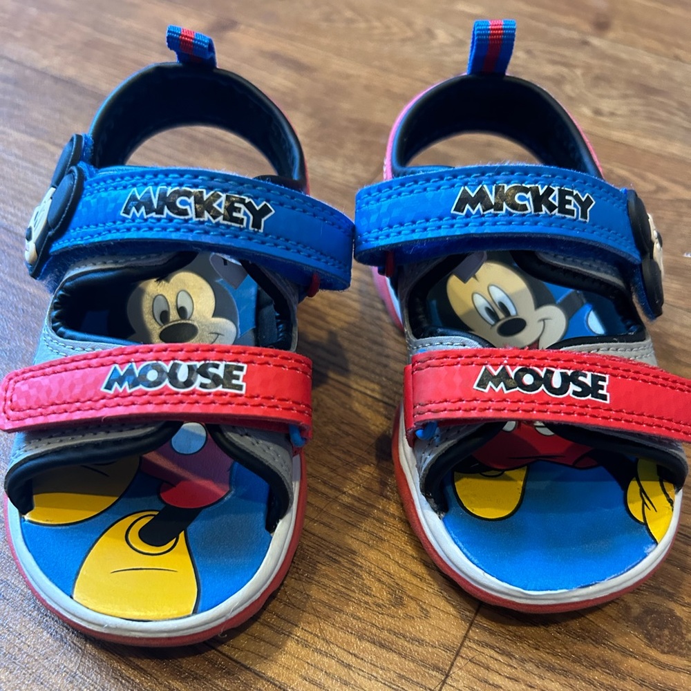 Mickey Mouse slides with Velcro size 6, red black and blue